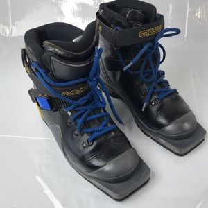 Merrell Ski shoes👠